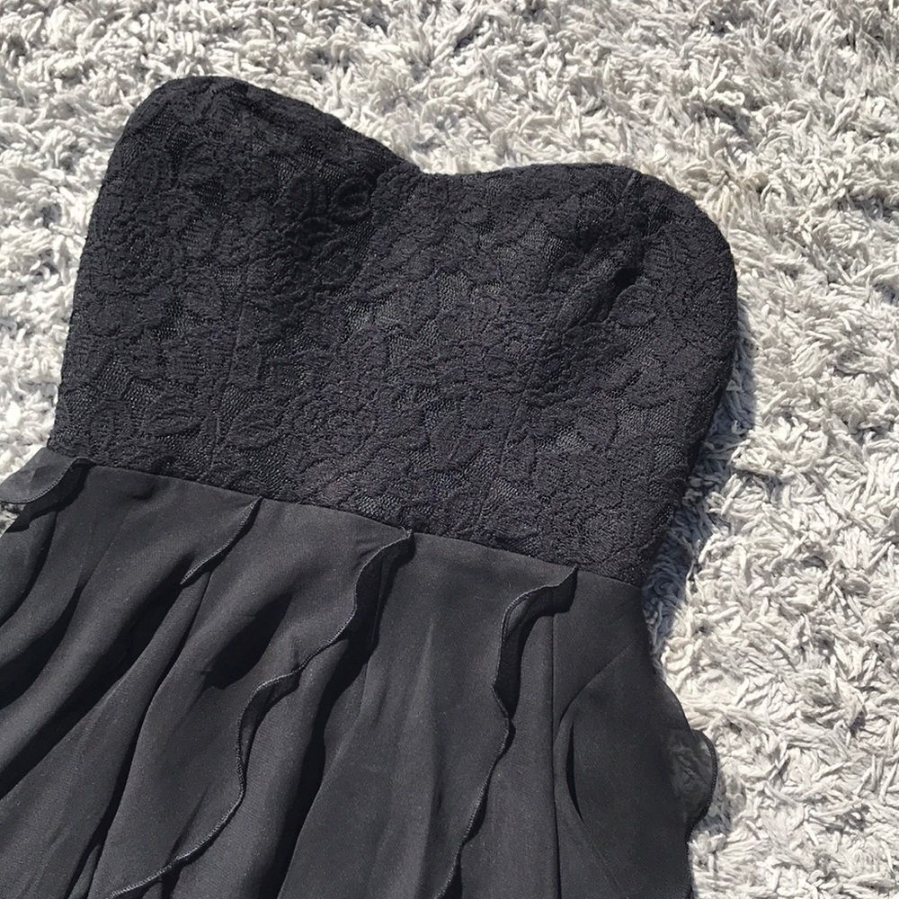 Little black strapless dress - Picture 2 of 8